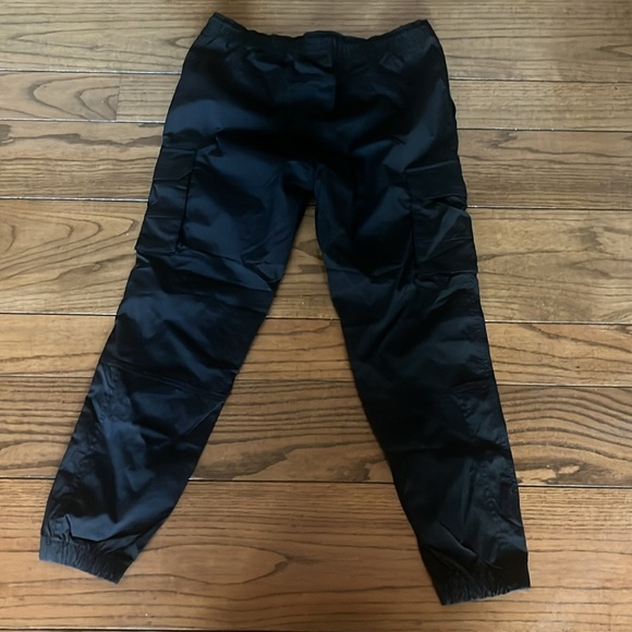 Jack & Jones mens JJIGORDON JUROSS CARGO AKM
BLACK Cargo Pants - Picture 16 of 16